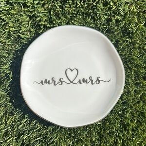 Elegant White 'Mrs & Mrs' Ring Dish